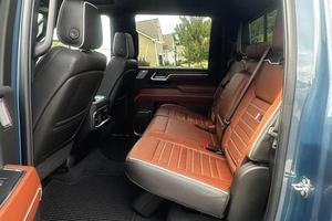 GMC Sierra 2500HD Denali 2025 d'occasion (conduite à gauche/droite) - Product Image 3