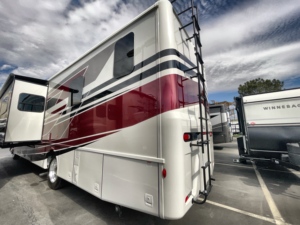 Super Offre : Camping-car Neuf ou d'Occasion 2024/2023 Newmars Bay Star 3609 Classe A pour Aventures Familiales sur Route - À Vendre - Product Image 2