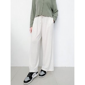 Pantalon de maternité Cullote, taille jumbo, adapté aux femmes enceintes, par Meldev - Product Image 2