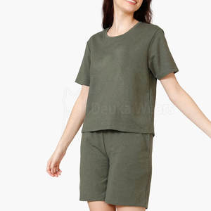 Prix de gros, ensembles d'été pour femmes à manches courtes, logo imprimé sur mesure, personnalisés avec 100% coton respirant, col rond, vêtements décontractés - Product Image 1