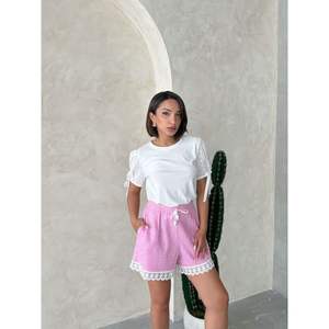 Shorts de Mezclilla con Lentejuelas para Mujer, Marca Guipure - Product Image 3