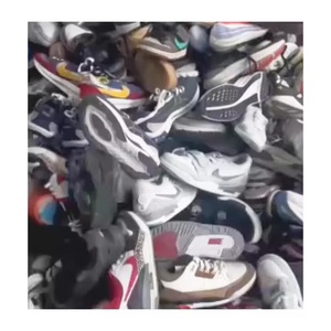 Zapatos deportivos económicos usados a granel de las mejores marcas, ropa seminuevo de primera calidad - Product Image 6