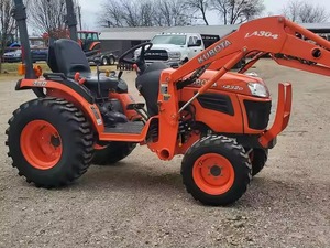 Tracteur Kubota B2320HD 2011 avec chargeur et plateau de tonte de 60 pouces - Product Image 2