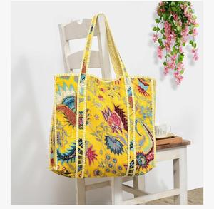 กระเป๋าผ้าแคนวาสลายดอกไม้สีเหลืองสำหรับผู้หญิง ลายวินเทจ ทนทาน มีซิป ทันสมัย น้ำหนักเบา เหมาะสำหรับการเดินทางในฤดูร้อน/ฤดูหนาว - Product Image 2