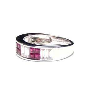 Vente en gros de bagues de mariage classiques en or blanc massif 18 carats pour femmes, prix d'usine, sertissage invisible, rubis naturel véritable - Product Image 2