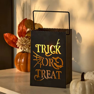 Lanterne en métal robuste pour décoration d'Halloween, ambiance festive et éclairage aux chandelles effrayant, à l'intérieur ou à l'extérieur - Product Image 1