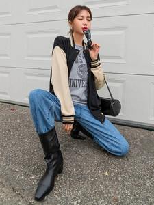 Chaqueta Varsity Personalizada para Mujer 2026, Mangas de Piel de Oveja Premium, Acabado Transpirable, Prenda Exterior de Alta Calidad - Product Image 5