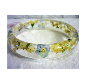 Combinación de brazalete de resina y otro estilo en pulsera curva sobre base de latón para pulido brillante hecho a mano - Product Image 2