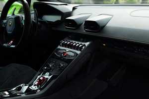 2024 L P 610-4 SUV con Tracción en las Cuatro Ruedas, Asientos de Cuero, Caja de Cambios Automática, Cámara Trasera, Techo Panorámico - Product Image 2