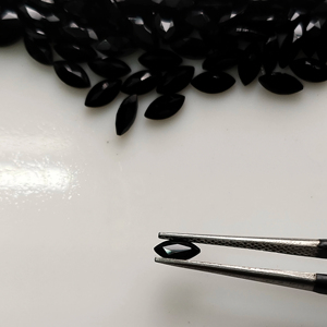 Pierre précieuse naturelle en onyx noir, taille marquise 6x3 mm, meilleure qualité, pierres brutes pour la fabrication de bijoux - Product Image 1