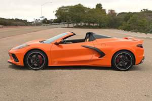 CHEVROLET CORVETTE STINGRAY CONVERTIBLE 2022 USADO CON VOLANTE A LA IZQUIERDA/DERECHA - Product Image 2