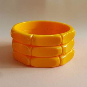 Bracelet en résine fait main élégant, design confettis, finition brillante, couleurs personnalisées, option logo pour les événements festifs, les occasions de cadeaux - Product Image 2