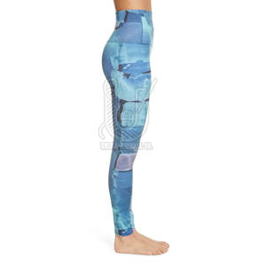 Leggings pour femmes en coton 100% respirant, taille mi-haute, couleur unie, style personnalisé, fabriqué au Pakistan - Product Image 4