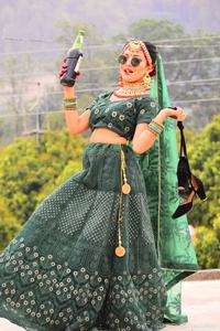 Colección de Bodas de diseñador exclusivo Lahanga Choli Party Wear Estilo Bollywood Lehenga Choli para mujeres Fabricante indio - Product Image 5