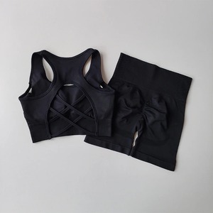 Conjunto de fitness de cintura alta y levantamiento de cadera para mujer con hermosa espalda Sujetador deportivo Vestido de yoga Entrenamiento ajustado y pantalones cortos deportivos Traje - Product Image 1