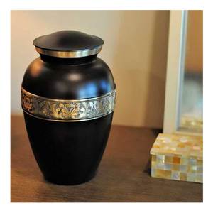 Urne funéraire en métal de qualité durable de conception artisanale utilisée pour les fournitures funéraires pour les cendres adultes Urnes souvenir Urnes pour animaux de compagnie - Product Image 1