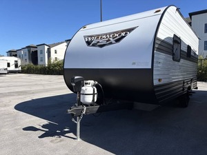 Remorque F-o-r-e-s-t R-i-v-e-r Wildwood Fsx 164R-B-L-E d'occasion 2024 prête à la vente - Product Image 4
