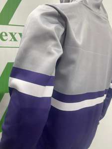 Sudadera Clásica para Uso Diario Diseñada para Brindar Comodidad, Calidez, Estilo y Versatilidad con Tela Suave, Corte Holgado y Capucha Ajustable - Product Image 4