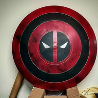 Dead-Pool Cosplay Schild Wanddekoration Eisen Metall Antik-Stil Digital Bedruckt Schwarz Rot 50cm/20" 2kg Handgehalten für Zuhause