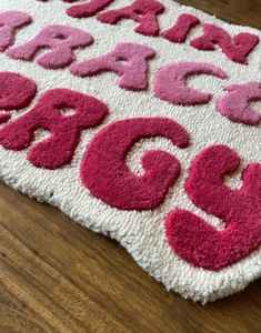 Alfombra de Alta Calidad, Nueva, Tejida a Mano, 'Main Character Energy', Alfombra Decorativa Personalizada para Hogar/Oficina/Hotel, Estilo Moderno, 100% Nueva - Product Image 4