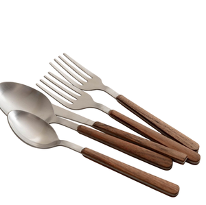 Cubiertos de Acero Inoxidable al por Mayor con Mango de Madera de Nogal Natural, Juego de Cubiertos Modernos y Ecológicos, Cuchillo, Cuchara, Tenedor - Product Image 3