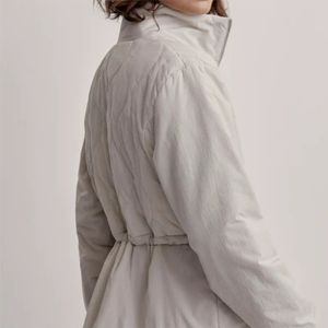 Chaqueta acolchada ondulada con cremallera para mujer de moda Chaqueta acogedora y ligera para el estilo de invierno diario - Product Image 5