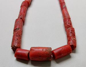 ลูกปัดปะการังสีแดง16นิ้วจากธรรมชาติขนาด AAA 100% อัญมณีหลวมขัดเงาสำหรับทำเครื่องประดับสร้อยคอลูกปัดหลอดเรียบ - Product Image 5