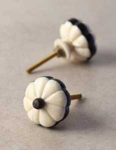 Boutons de tiroir en os pour placard/commode/bouton sculpté en os fabriqué à la main - Product Image 1