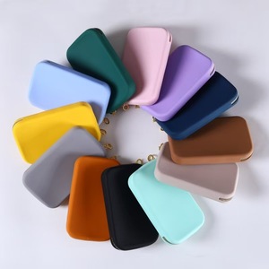 Bolsa Organizadora de Cosméticos Portátil para Mujer, Material de Silicona de Alta Calidad, Diseño con Cierre de Cremallera Metálica, Proveedor Mayorista de Bolsas - Product Image 1
