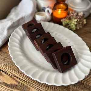 Anillos de Servilleta de Madera Ecológicos Hechos con Materiales Sostenibles para Mesas de Comedor Elegantes - Product Image 3