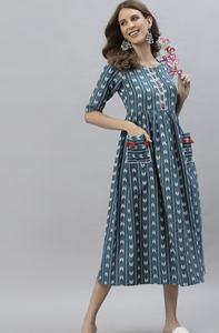 Robe ethnique pour femmes de haute qualité, design tissé, design imprimé élégant, robe pour femmes pour les occasions spéciales - Product Image 2