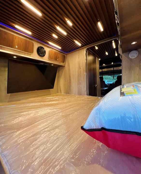 Instock Trending Caravan Camper Trailer Fairly Used Motorhomes for Sale at Cheap Prices in USA Europe