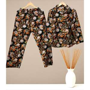 Ensemble de pyjama d'été en coton imprimé pour femmes, tissu doux et respirant, motif floral, séchage rapide, style décontracté et luxueux pour un confort optimal - Product Image 5