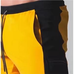 Shorts pour hommes en toile de polyester écologique, avec logo imprimé personnalisé, taille élastique, pour adultes, style urbain, fabriqués au Pakistan - Product Image 6