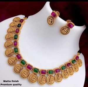 Conjunto de Joyería Tradicional y Elegante de Templo del Sur de la India, Estilo Antiguo, de LAXMI & COIN, con Gargantilla y Collar para Mujeres y Niñas - Product Image 2