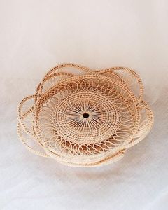 Posavasos de ratán redondos tejidos a mano de alta calidad con soporte, manteles individuales tejidos por calor aislados de cerámica clásica, juego de posavasos ecológico - Product Image 6