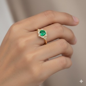 Elegante Anillo Redondo con Esmeralda Natural y Halo de Diamantes en Oro Real de 14K, Anillo de Piedra Natalicia con Forma Hexagonal, Anillo de Boda Floral - Product Image 5