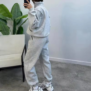 Ensemble sweat-shirt surdimensionné et pantalon de survêtement ample à jambe droite avec logo personnalisé |   Survêtement unisexe de qualité supérieure, vente en gros - Product Image 2