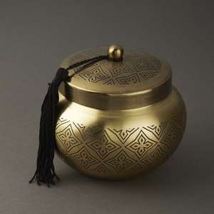 Pot de bougie en métal de conception standard avec couvercle fini or pour la décoration de maison et de mariage pot de bougie rond de table - Product Image 2