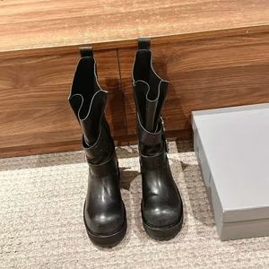 Botas de Tobillo Negras para Mujer de Alta Calidad, Botas de Cuero Elegantes y a la Moda, Botas Resistentes al Agua con un Diseño Dulce y Moderno - Product Image 3