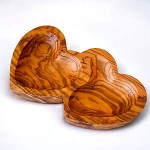 Cuenco de madera con forma de corazón respetuoso con el medio ambiente para aperitivos de chocolate y Ramadán - Product Image 2