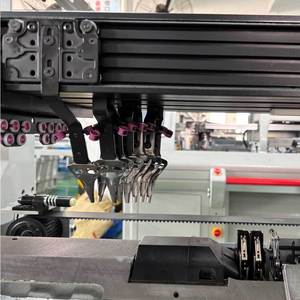 Máquina de Tejer Plana Computarizada Intarsia con 16 Guías de Hilo Motorizadas y Sistema de Control Inteligente - Product Image 5