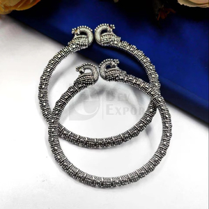 Brazalete de aspecto plateado de latón puro para fiesta, pulsera oxidada de tamaño libre que se puede abrir, producto a granel hecho a mano ajustable - Product Image 1