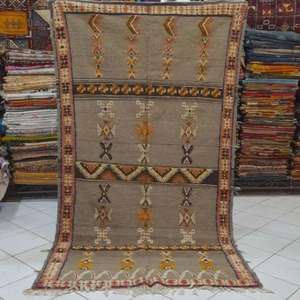 Tapis marocains authentiques faits à la main en laine, motifs berbères traditionnels, styles vintage et modernes pour la décoration intérieure - Product Image 1
