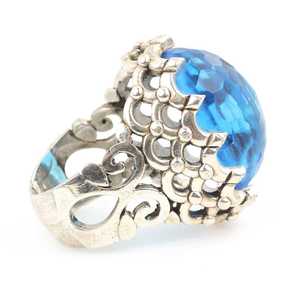Grande bague en argent avec pierre précieuse aquamarine facettée sertie clos, bijou élégant pour mariage ou usage quotidien - Product Image 4