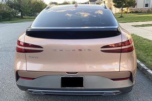 Genesic GV/60 Performance 2023 con Techo Corredizo, Faros Delanteros, Cámara Trasera de 360°, Asientos Eléctricos - Product Image 4