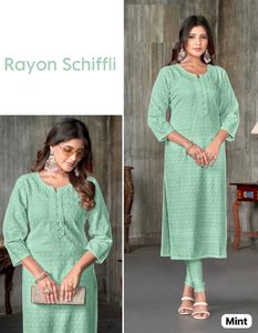 Kurti Anarkali de Rayón Pesado Indio de Primera Calidad, a la Moda, para Mujer, para Bodas y Fiestas, con Trabajo Schiffli, Corte Recto - Product Image 2