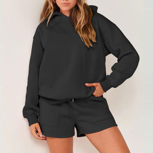 Ensemble de survêtement deux pièces pour femme avec logo personnalisé, en coton coupé-cousu, comprenant un sweat à capuche court délavé au soleil et un short - Product Image 4