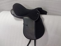 Ensemble de selle d'équitation HE5900 en similicuir de qualité supérieure pour la course, le saut d'obstacles et l'entraînement, confortable, durable, personnalisable