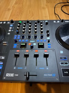 Superventas: F O U R - Control remoto avanzado de 4 botones, ligero, antideslizante, con cable eléctrico/CC, listo para uso diurno/nocturno, 3 años de garantía - Product Image 3